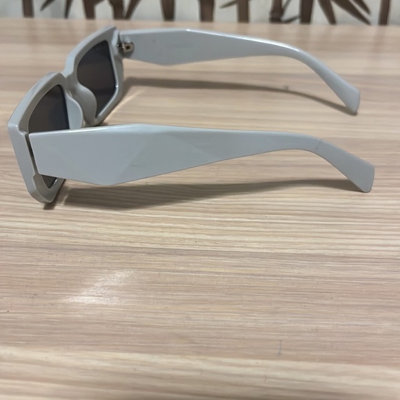 ✨2 for $10✨Rectangle frame sunglasses - Picture 3 of 3